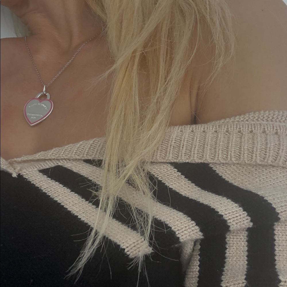 Authentic Tiffany & Co. Large 37mm Silver Heart Charm, pink enamel - Picture 7 of 14